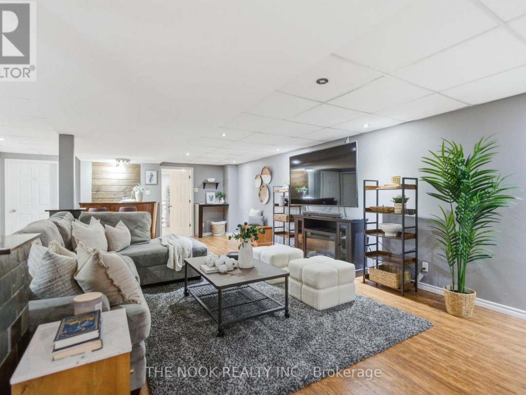 6 SPARROW COURT, Kawartha Lakes (Mariposa)