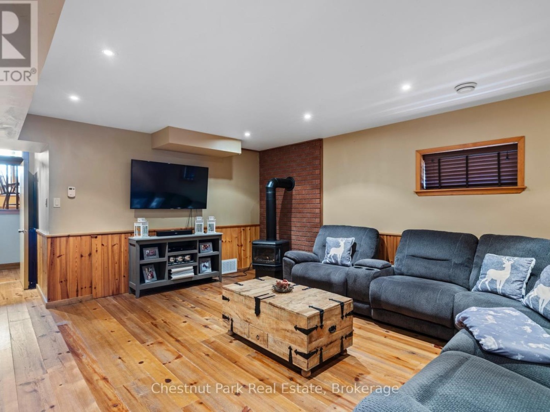 1109 CANOPY LANE, Maple Lake