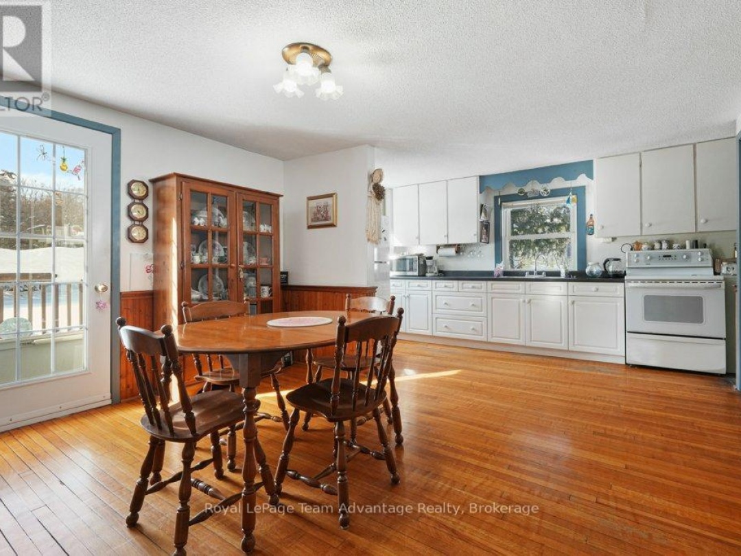 27 BURNSIDE BRIDGE ROAD, Mill Lake