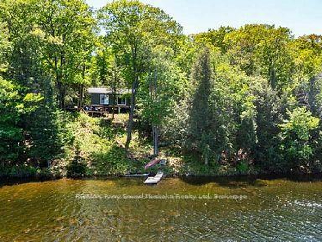 60 HAWKSVIEW LANE, Faris Lake
