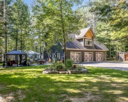 Cottage for Sale on Waseosa Lake