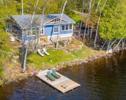 Cottage for Sale on Dotty Lake