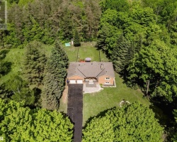 Cottage for Sale on Sturgeon Lake