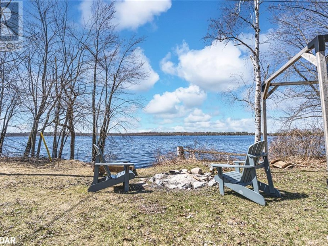 185 AVERY POINT Road, Dalrymple Lake