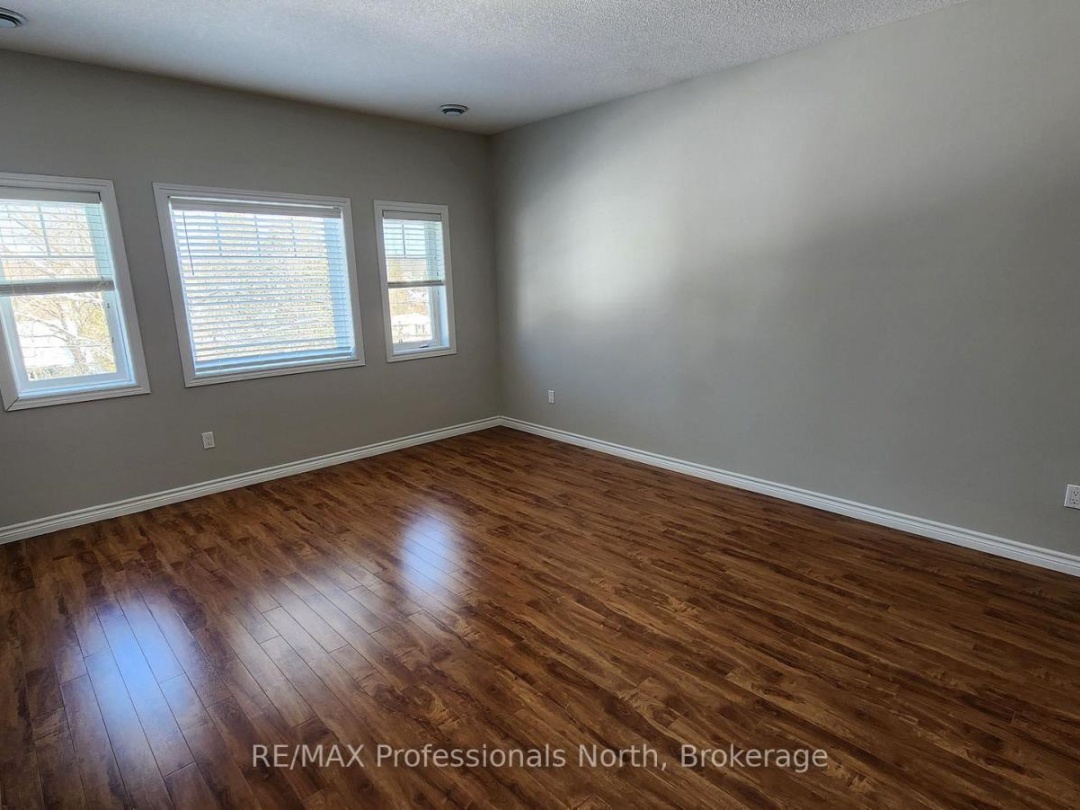 19 DUNCAN STREET E, Huntsville (Chaffey)