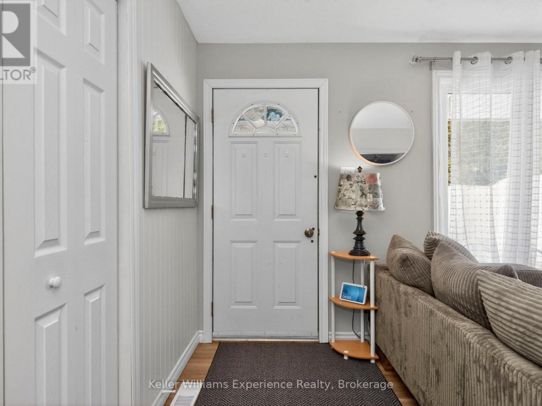 229 MOUNTAIN AVENUE, Tay (Waubaushene)