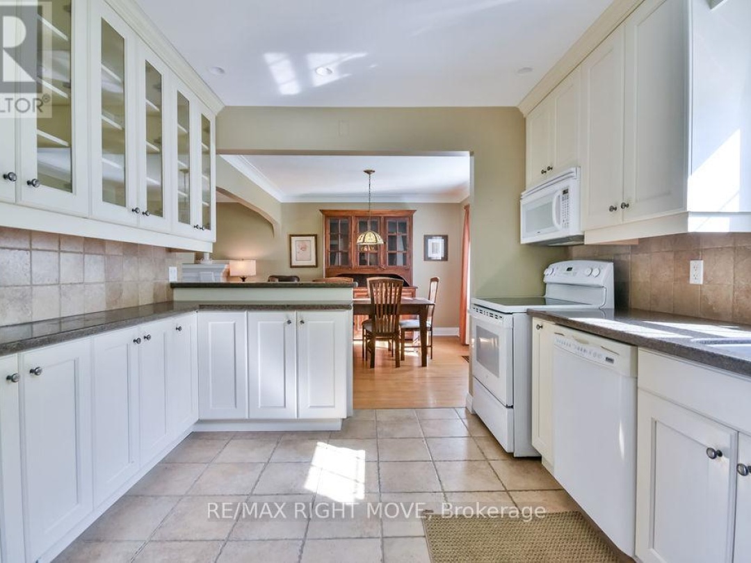 374 PETER STREET, 