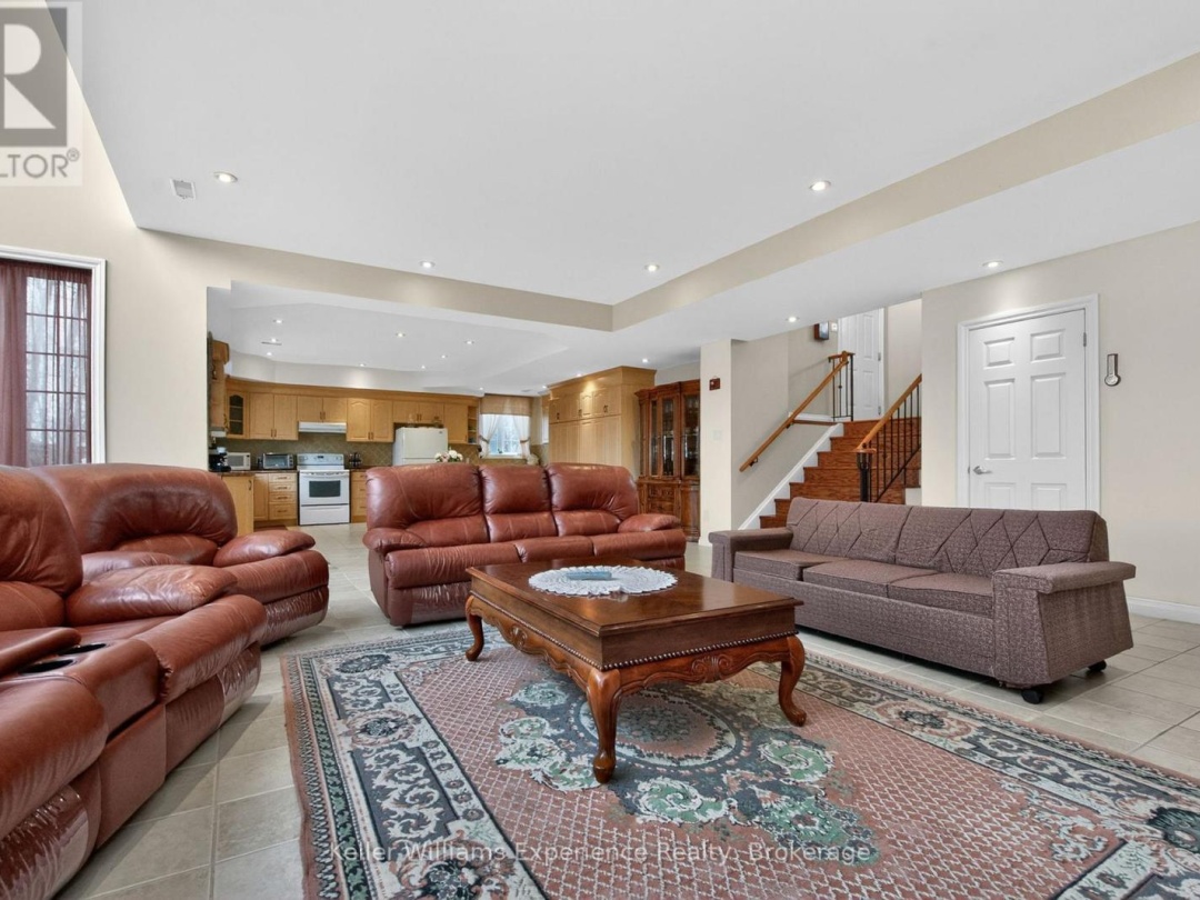 81 SILVER BIRCH CRESCENT, Georgian Bay