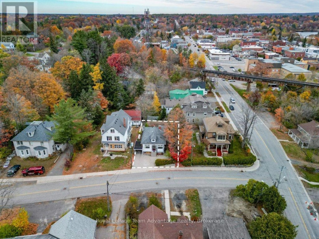 3 BELVEDERE AVENUE, Parry Sound