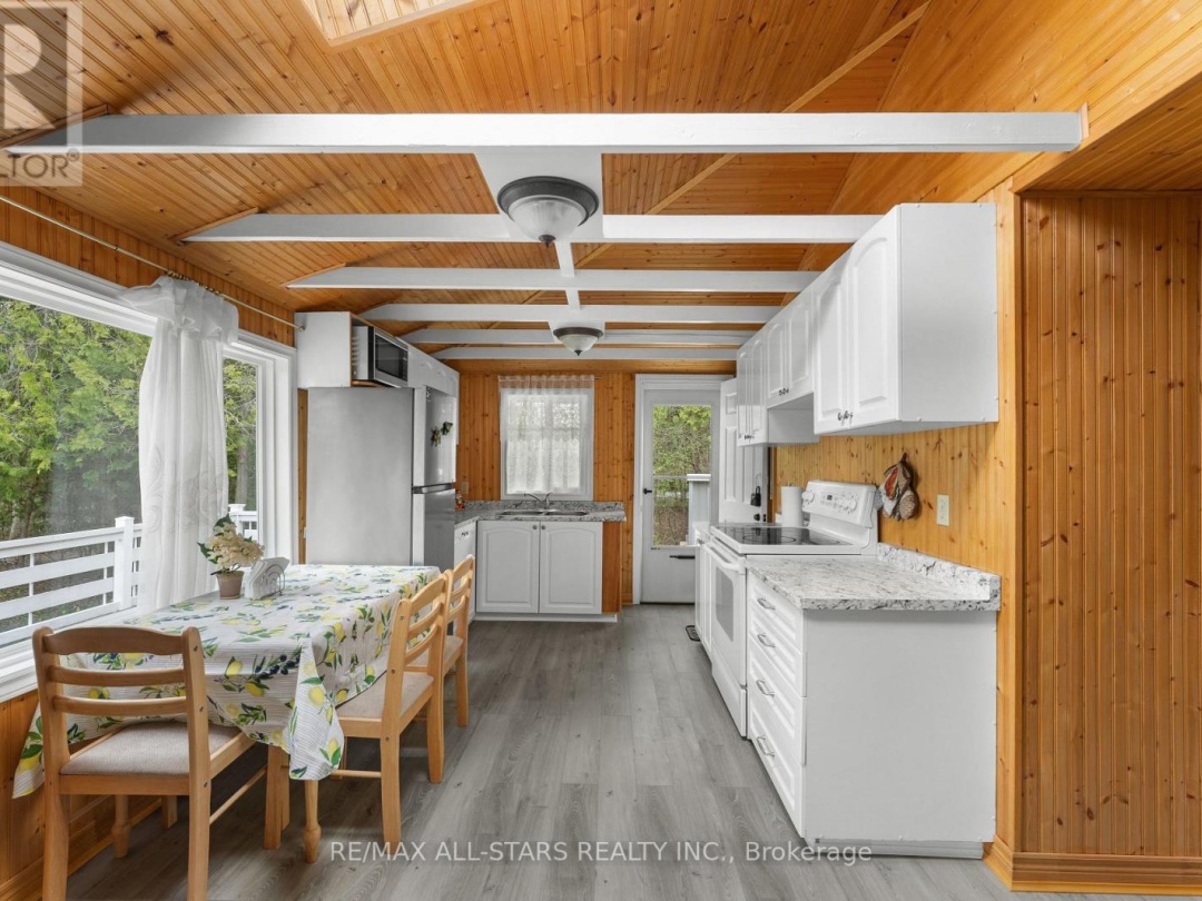3 REGATTA STREET, Sturgeon Lake