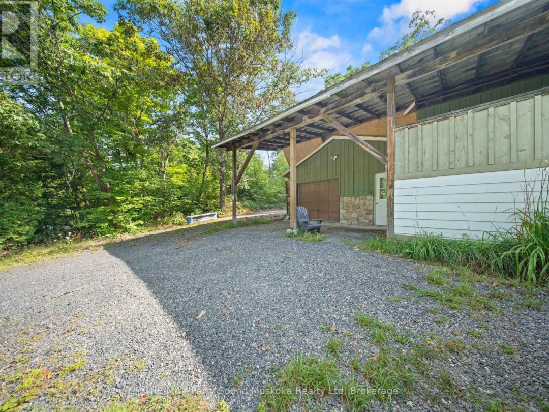 28 BLACK ROAD, Seguin