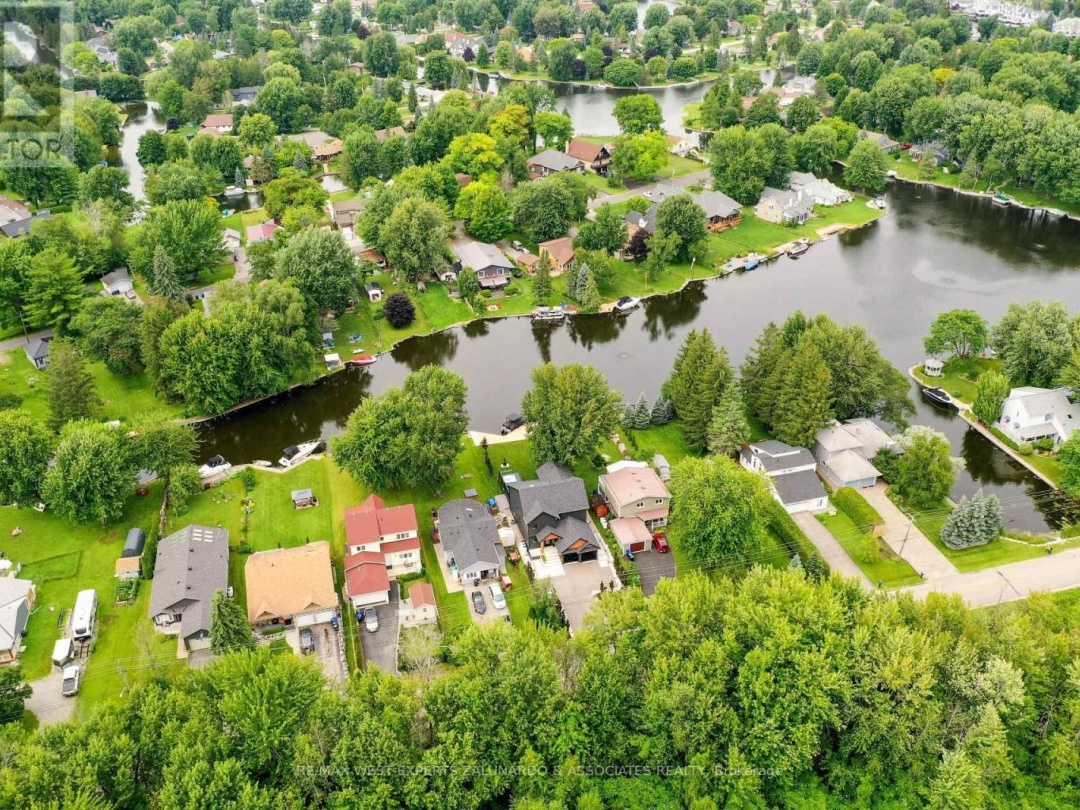 36 SIMCOE ROAD, Lake Simcoe