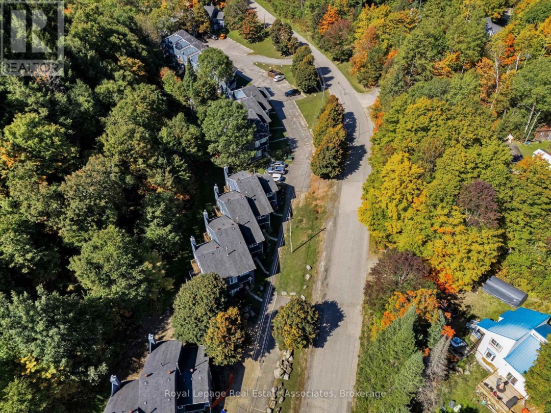 16 - 1581 HIDDEN VALLEY ROAD, 