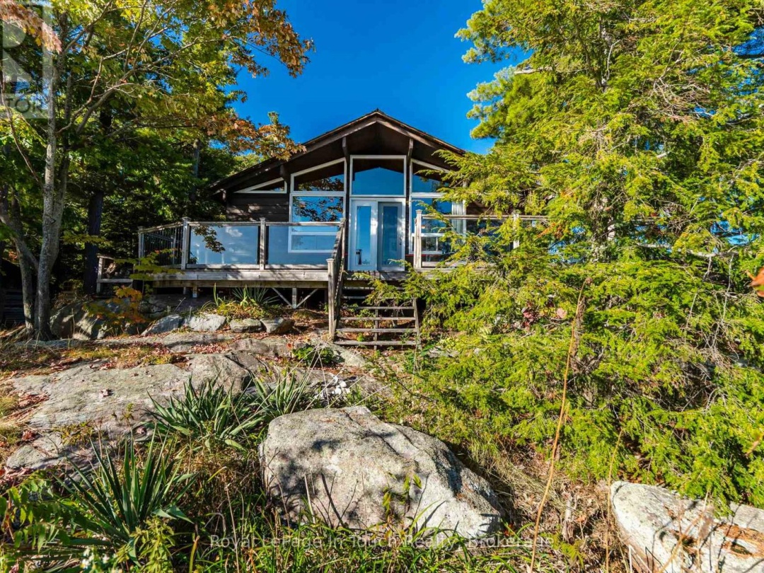 2 IS 190 ISLAND, Six Mile Lake