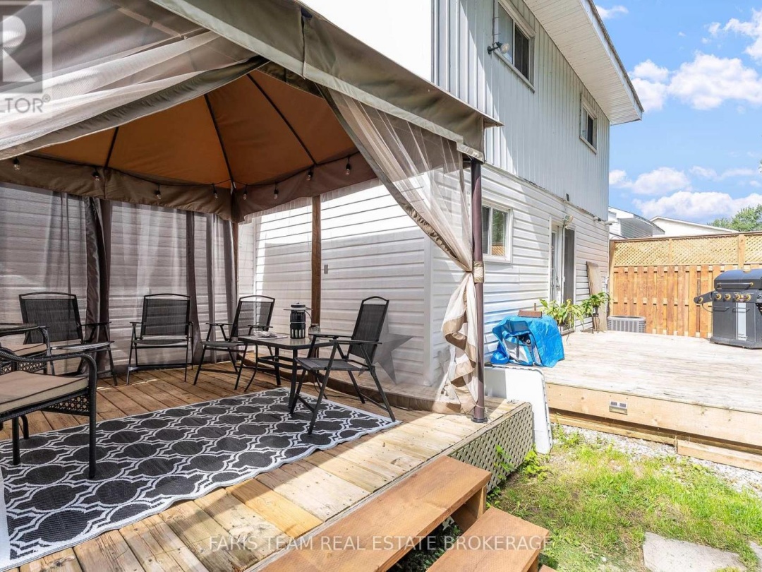 3425 CORONATION AVENUE, Severn (West Shore)
