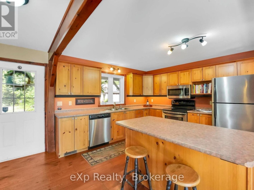 2978 KASHAGAWIGAMOG LAKE ROAD, 