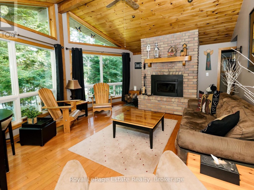 1157 BETWEEN LAKES TRAIL, 