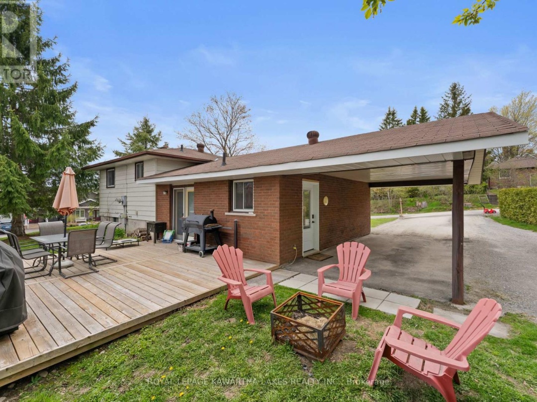2 KENNEDY DRIVE, Kawartha Lakes (Fenelon Falls)