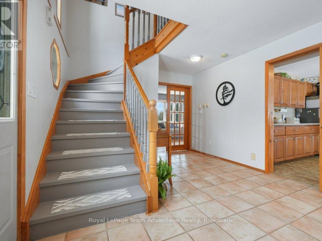 12 TAYLOR CRESCENT, McDougall