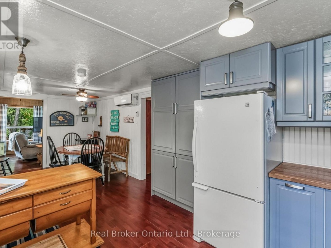 33 GLOUCESTER GROVE, Georgian Bay