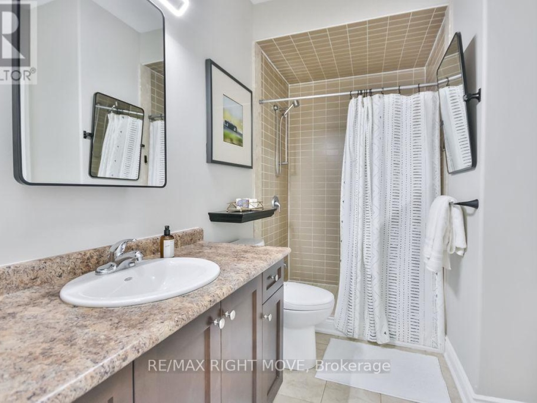 28 - 10 INVERMARA COURT, Lake Simcoe