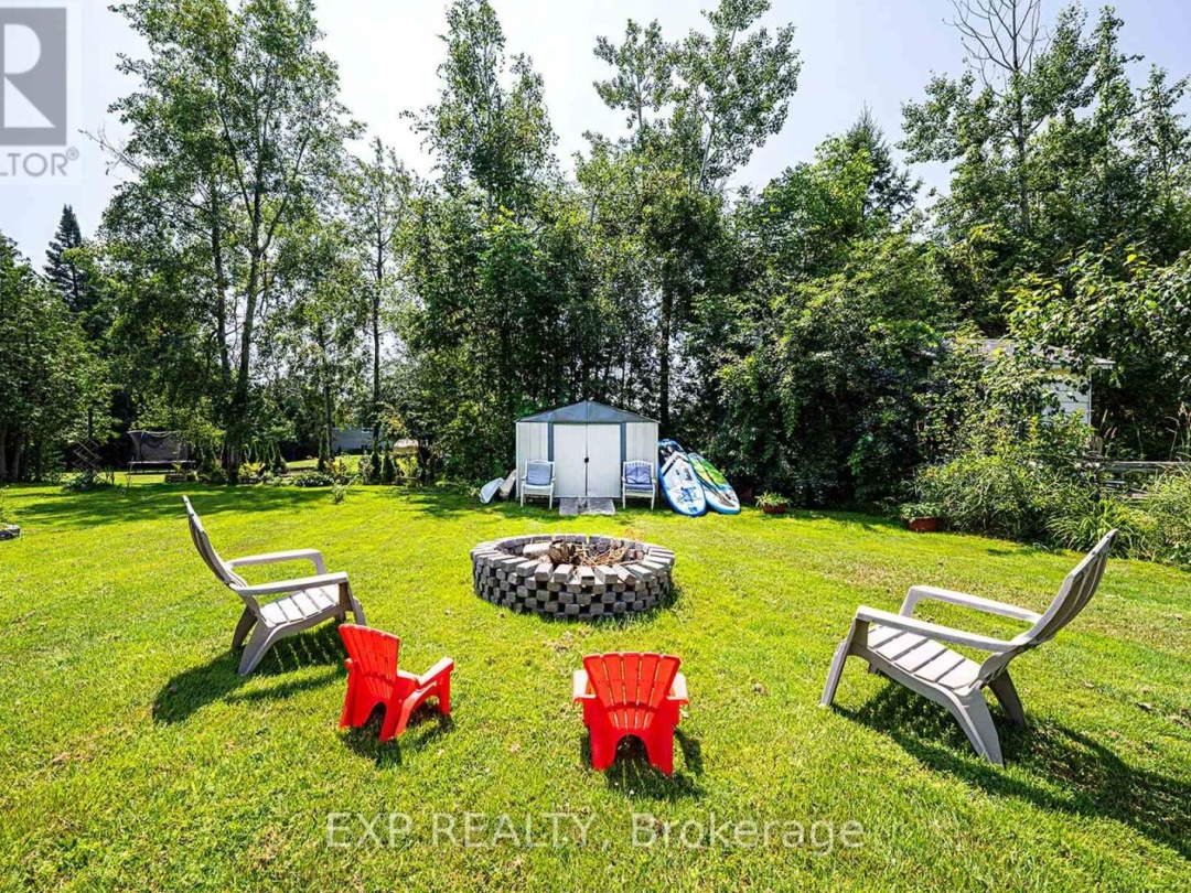 8 PINEWOOD BOULEVARD, 