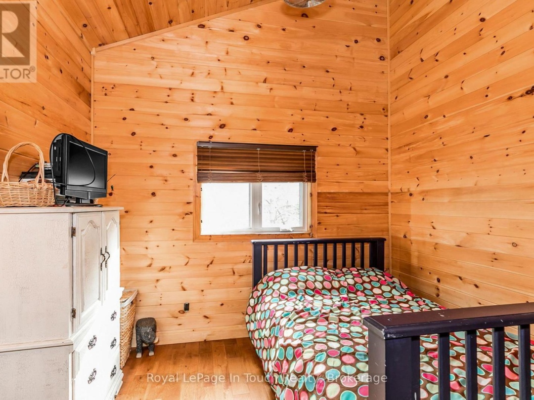 8 B686 DERBYSHIRE, Georgian Bay