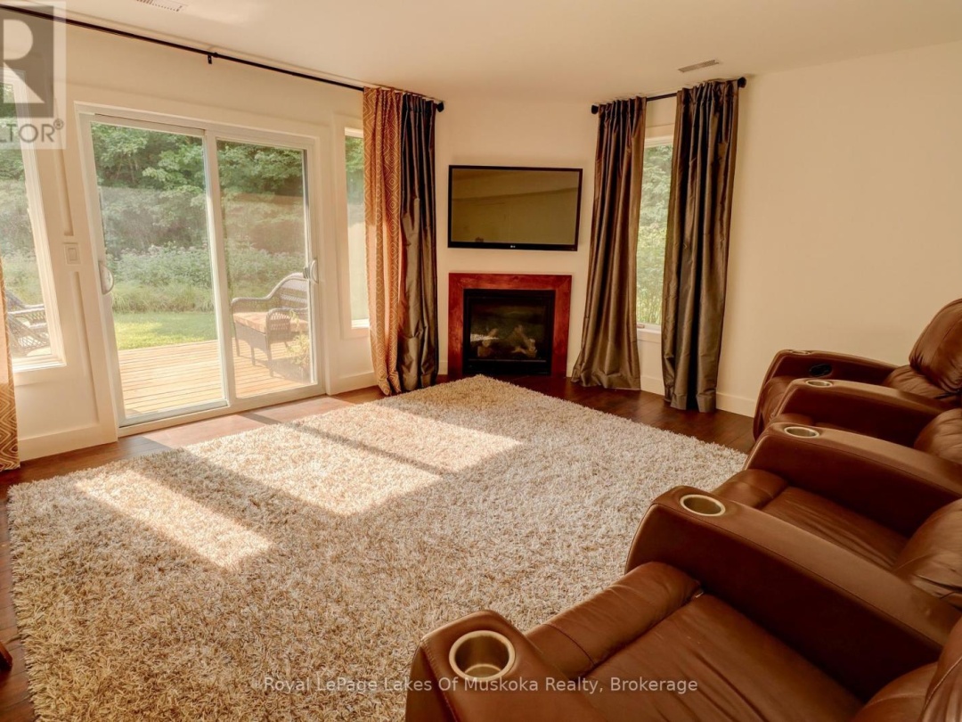 8 - 1561 HIDDEN VALLEY ROAD, 