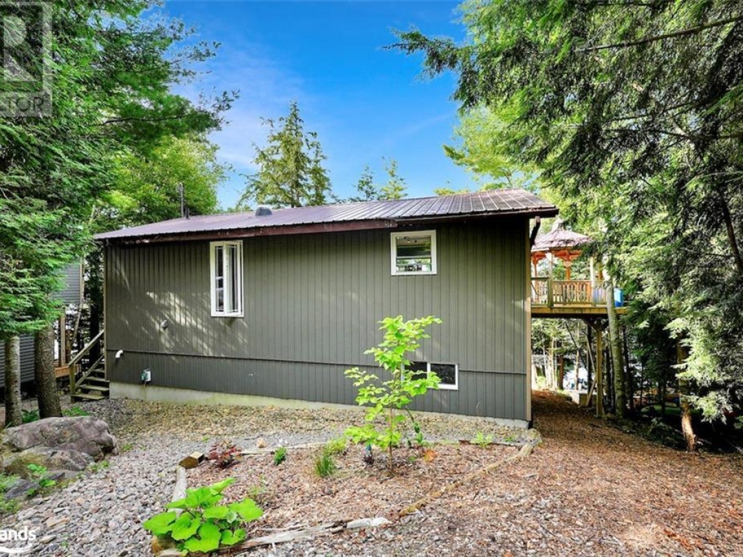 5543 Kennisis Lake Road, Kennisis Lake