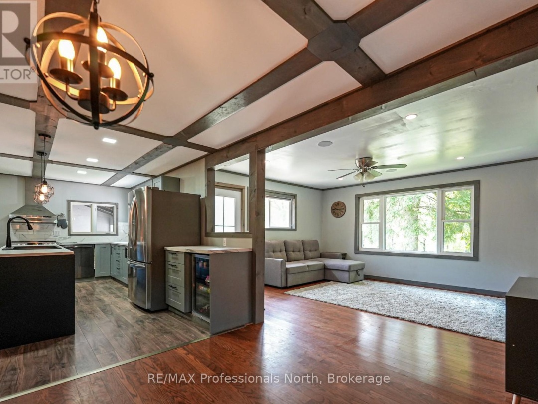 2473 North Shore Road, Algonquin Highlands (Stanhope)