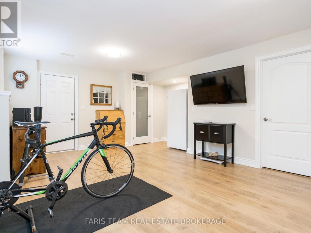 1559 RIMKEY CRESCENT, 