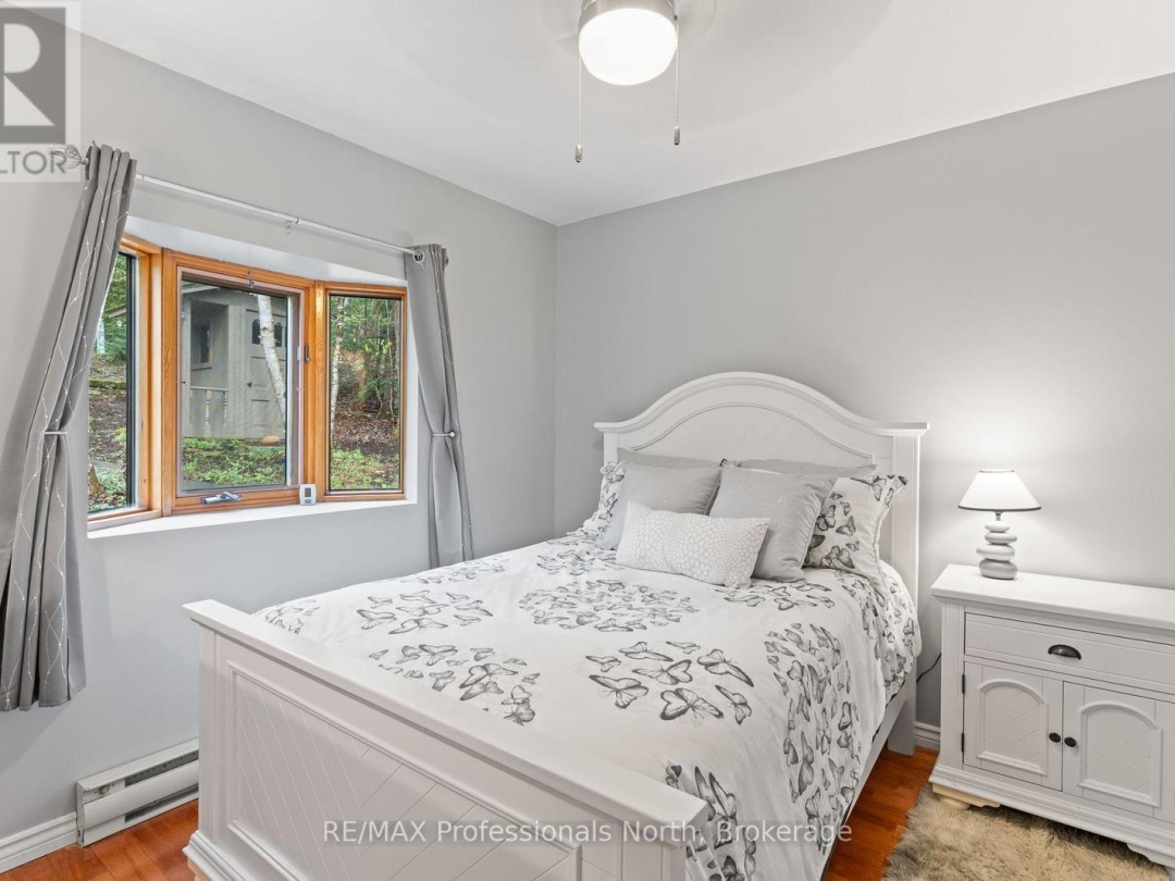 6213 KENNISIS LAKE ROAD, Kennisis Lake