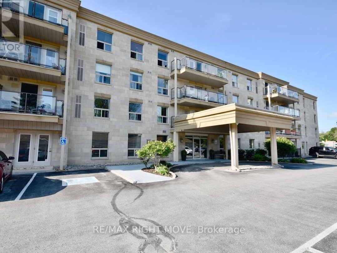 313 - 486 LACLIE STREET, 