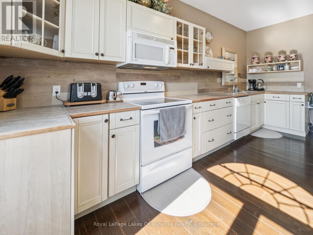 1441 CEDAR LANE, Bracebridge (Macaulay)