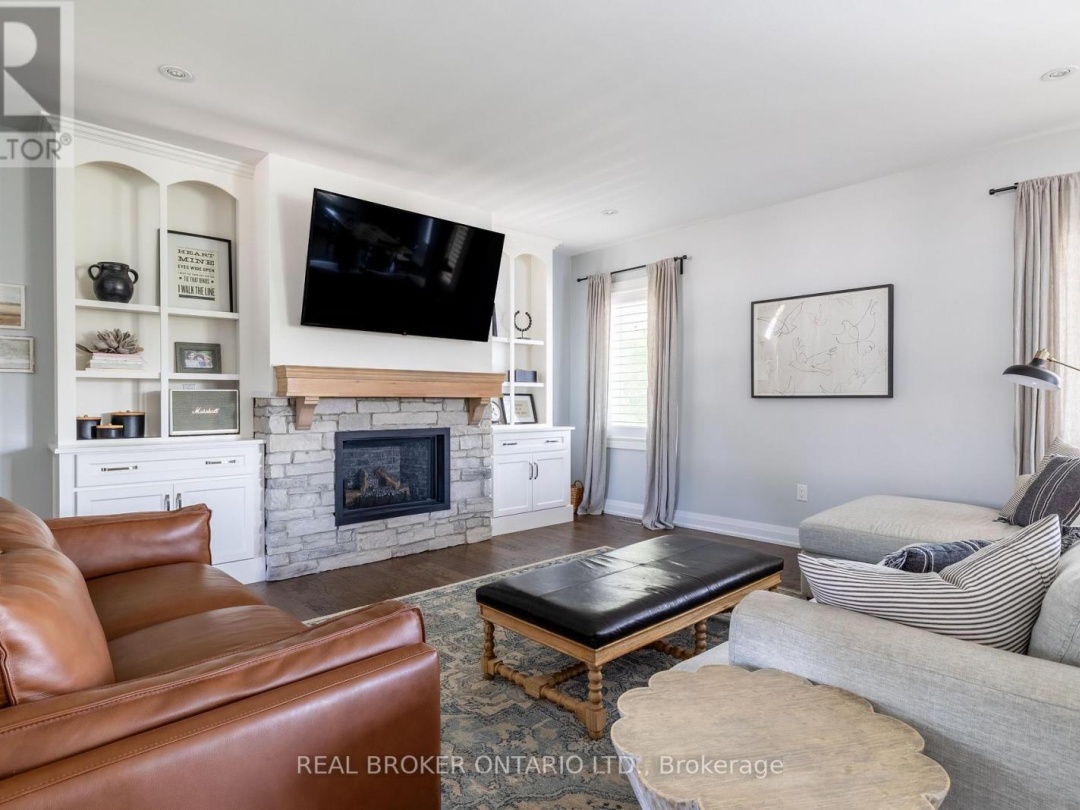 19 CHESLOCK CRESCENT, Oro-Medonte (Warminster)