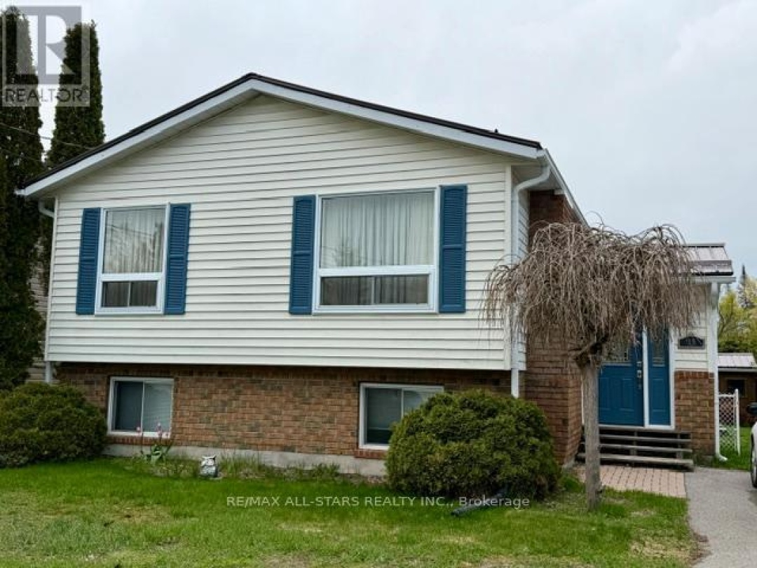 16 DUNN STREET, Kawartha Lakes (Bobcaygeon)