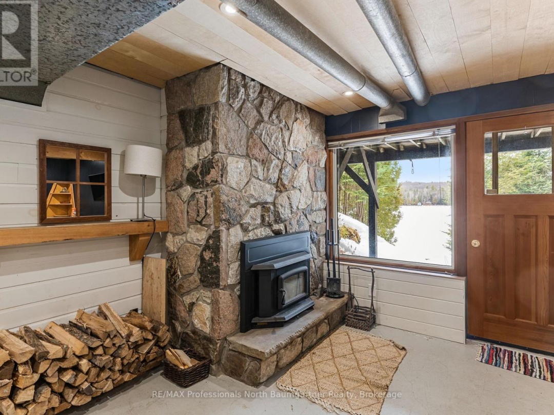 1012 COULSON LANE, Gooderham Lake