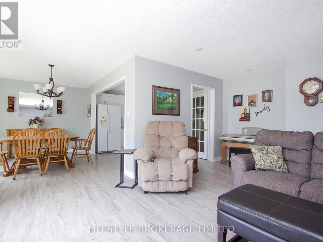133 ROBMAR CRESCENT, Kawartha Lakes (Manilla)