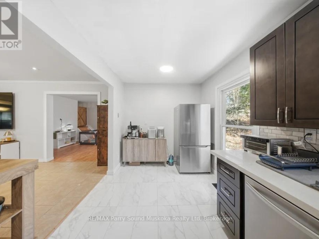 28 BLACK ROAD, Seguin
