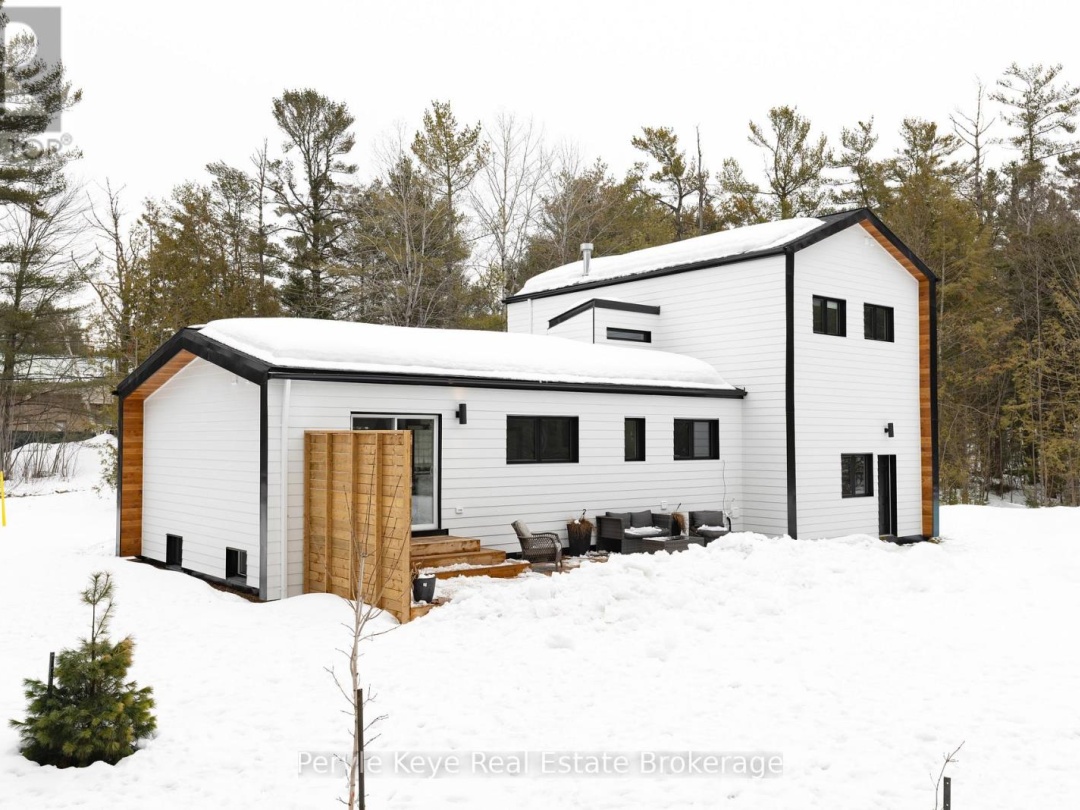 1290 CEDAR LANE, Bracebridge (Macaulay)