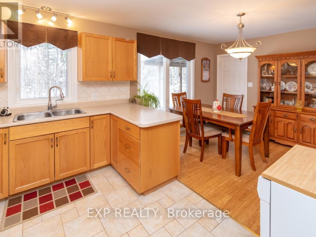 56 BECKETTS SIDE ROAD N, 