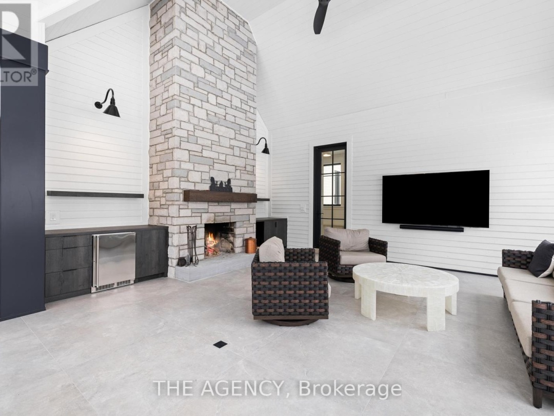 3524 ISLA WAY, 