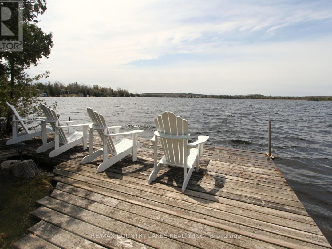 31 HILLCREST AVENUE, Mitchell Lake