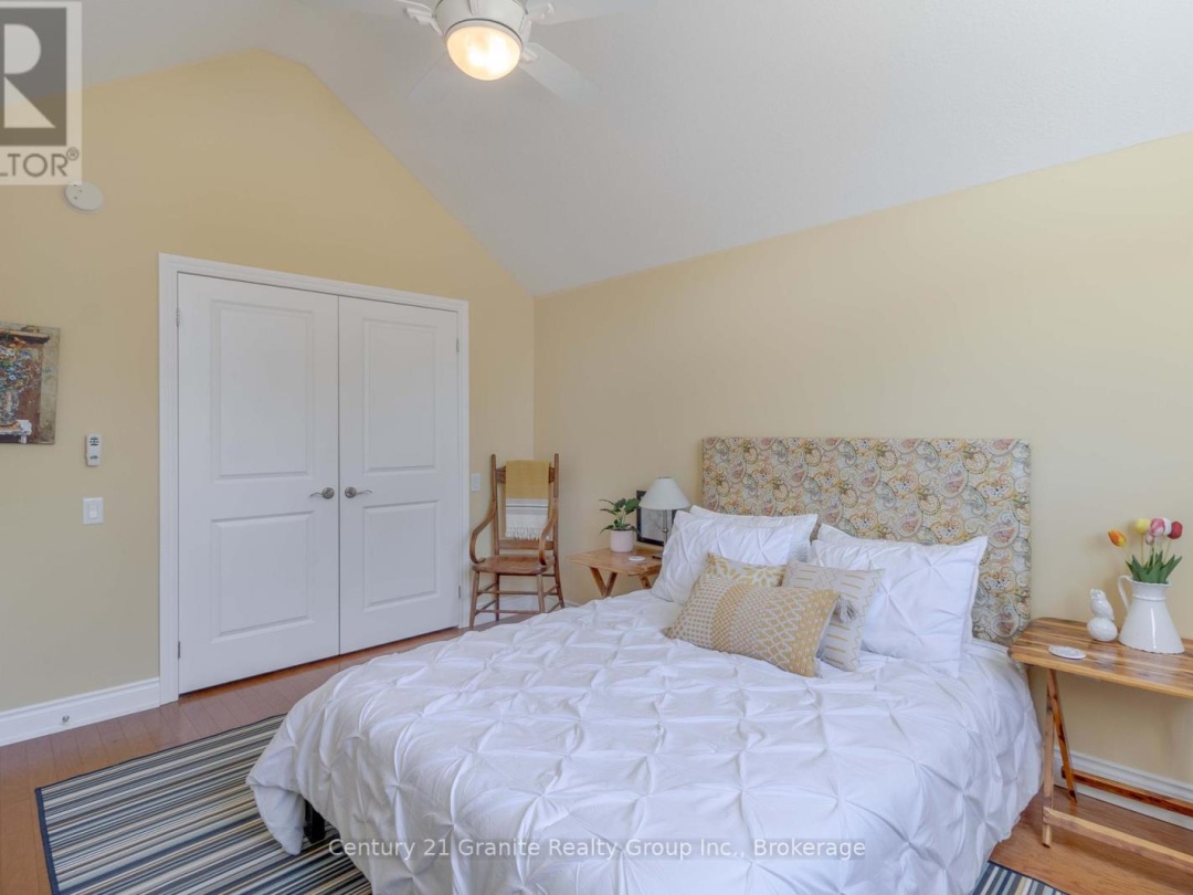44 WEBB CIRCLE, 