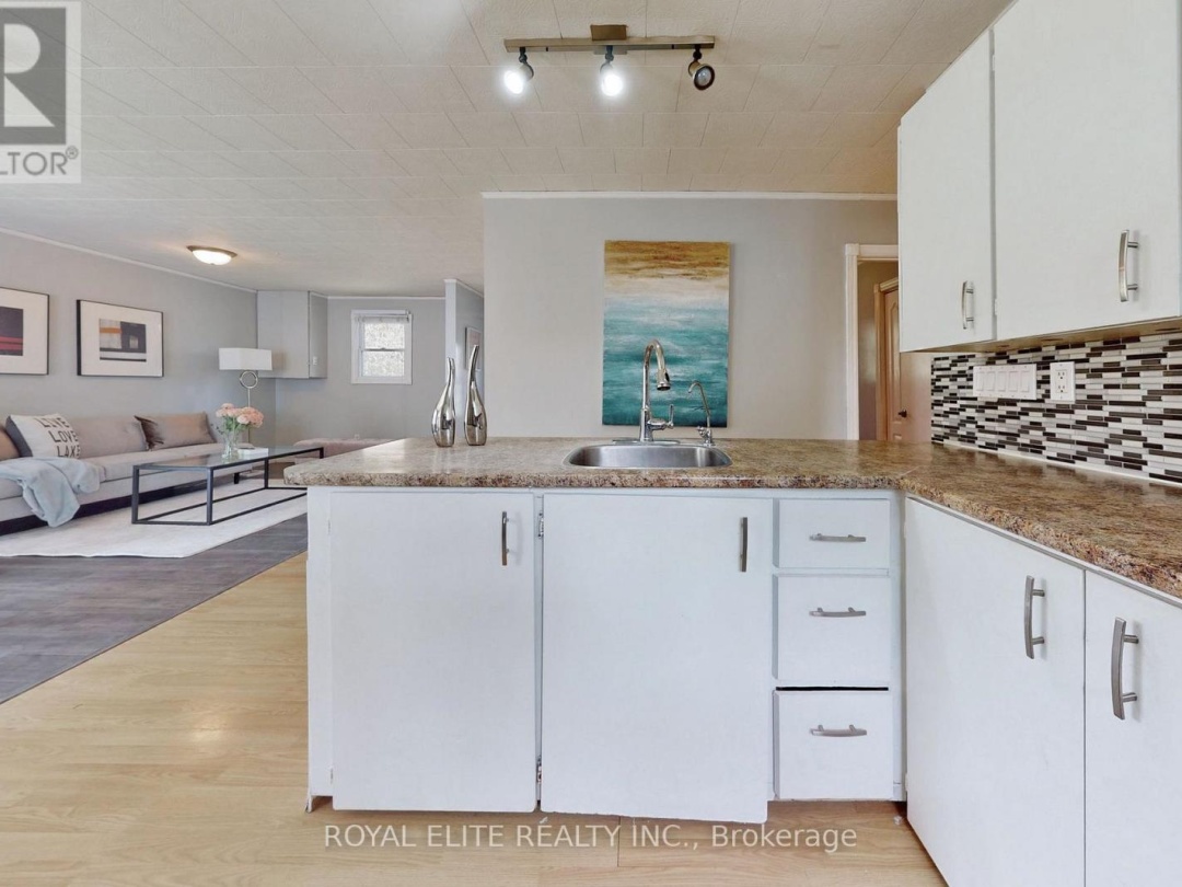 3965 HILLTOP ROAD, 
