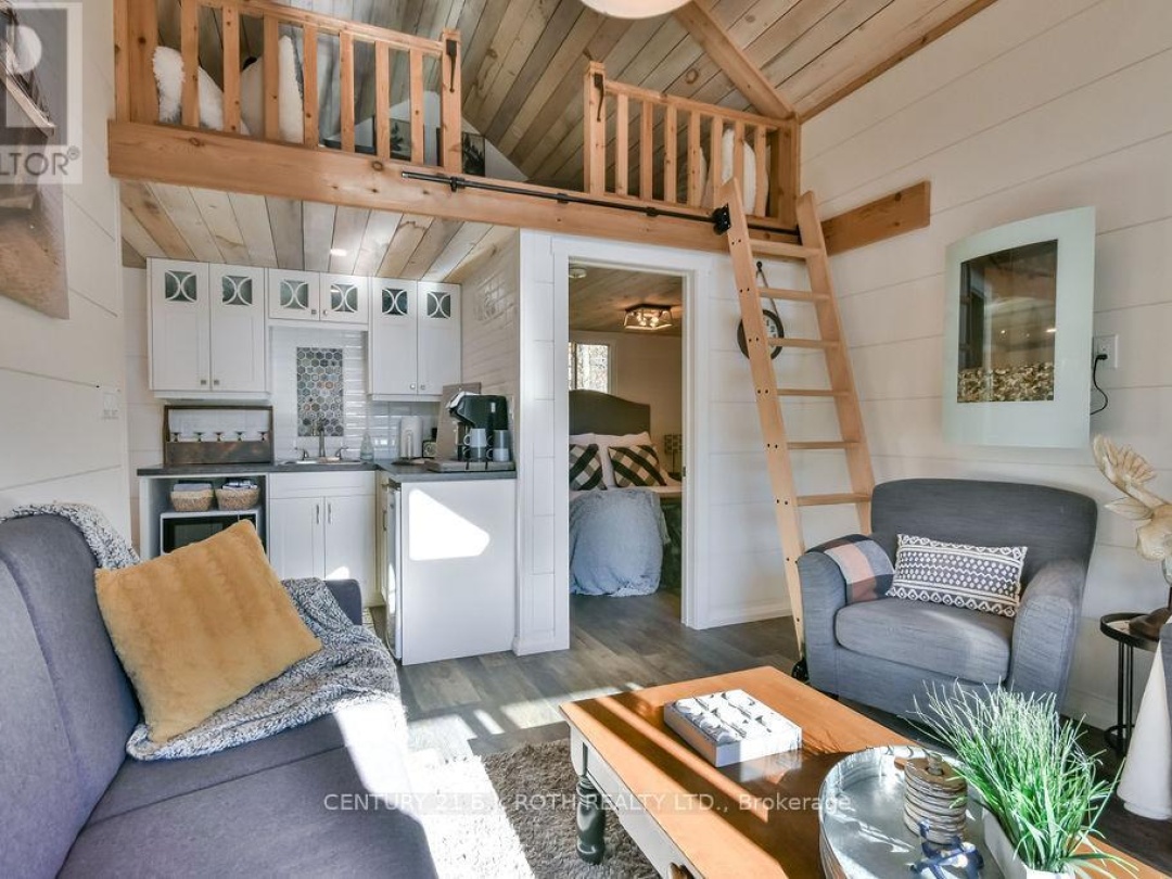 27 SR406 SHORE, Muskoka Lakes (Wood (Muskoka Lakes))