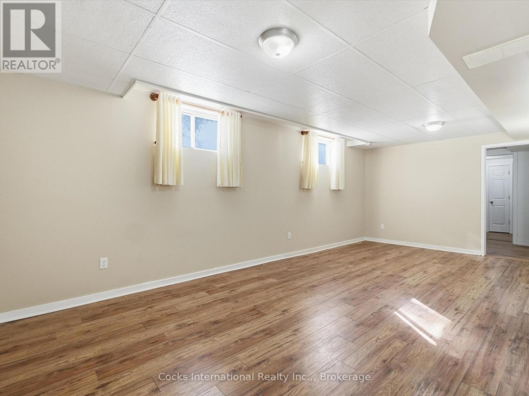 36 SUSAN STREET W, Huntsville (Chaffey)