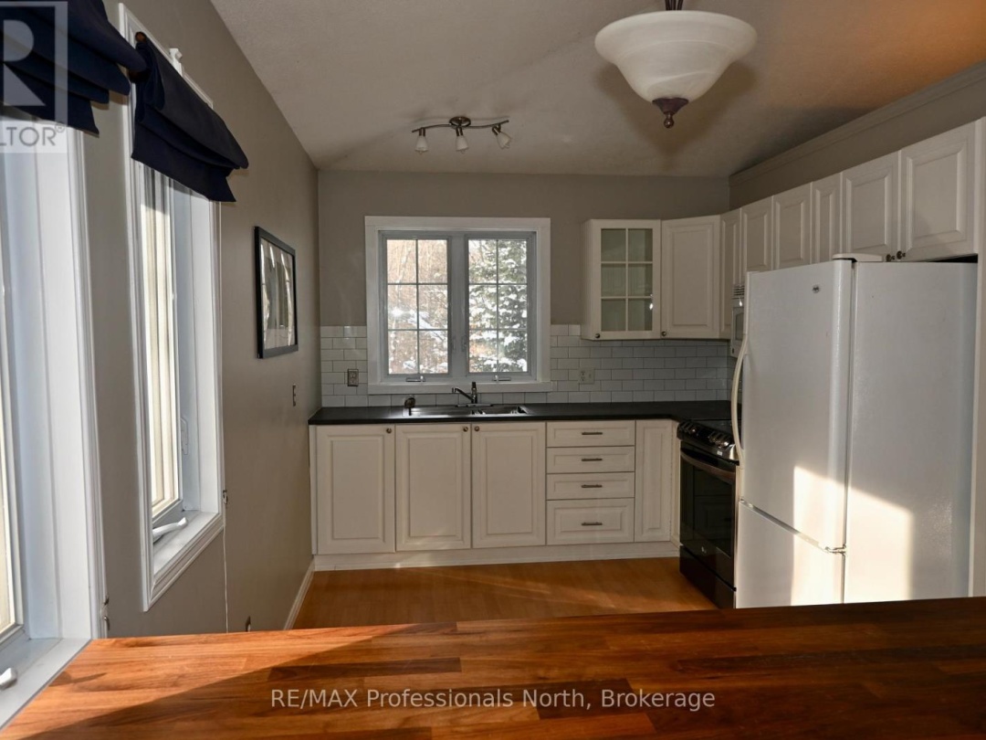351 CHUB LAKE ROAD, Huntsville (Brunel)