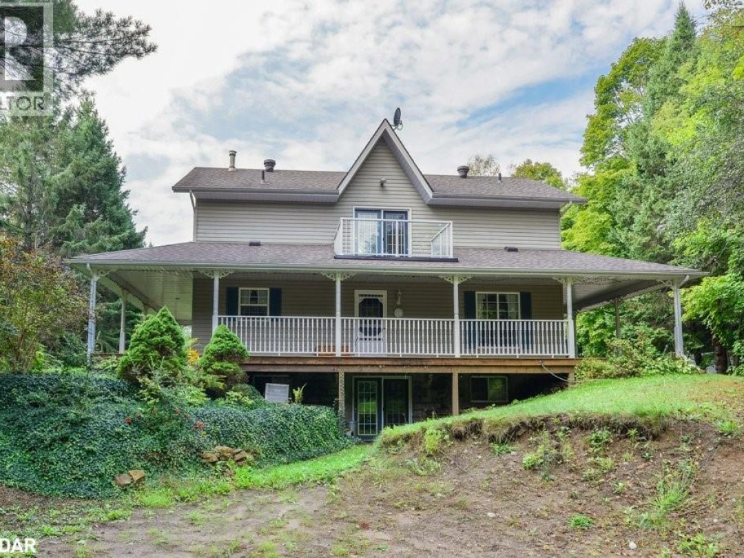 1390 WARMINSTER Sideroad, 