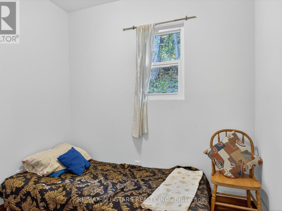 60 ELDER STREET, Sturgeon Lake